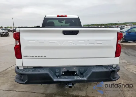 2020 Chevrolet Silverado K1500 z USA, uszkodzony, nr VIN 3GCNYAEF3LG141842